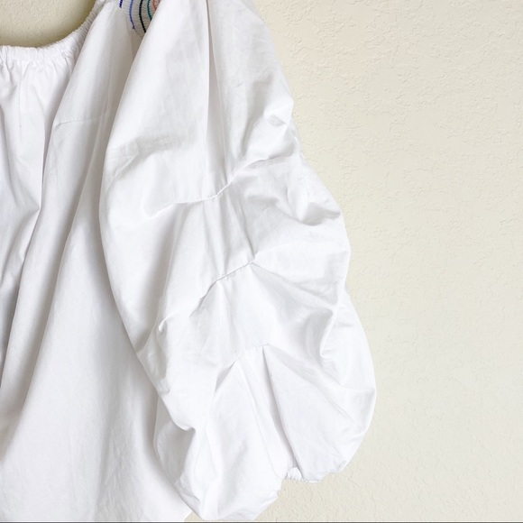 Greysn Balloon Puff Sleeve Blouse - Picture 5 of 11